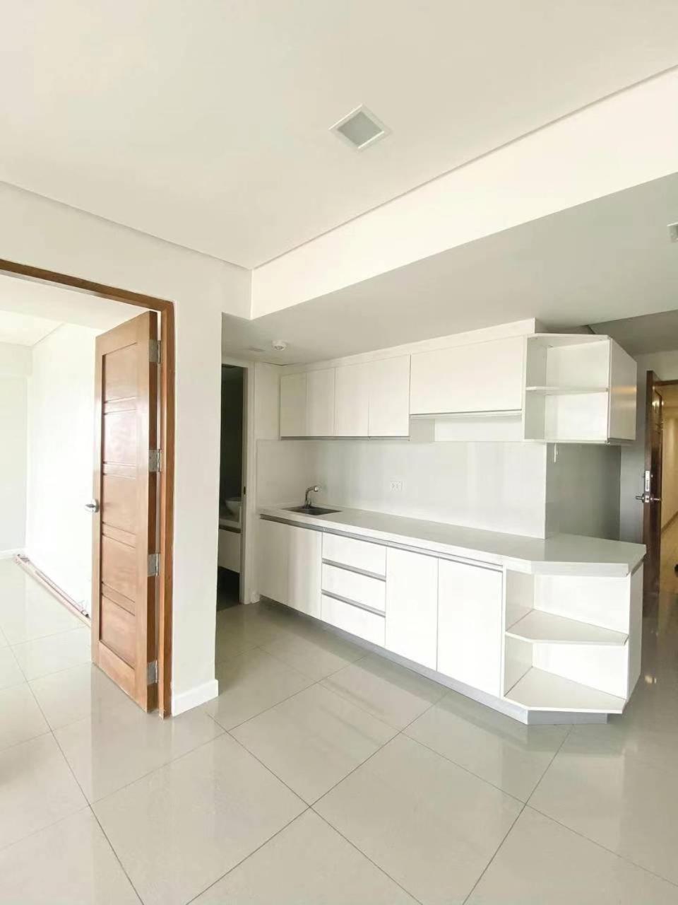 Sapphire Seaview Park Lejlighedshotel Manila Eksteriør billede
