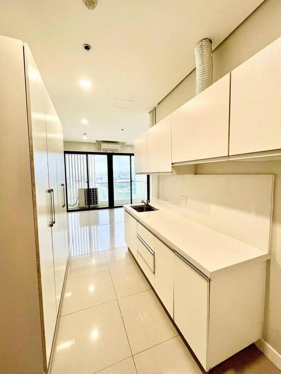Sapphire Seaview Park Lejlighedshotel Manila Eksteriør billede