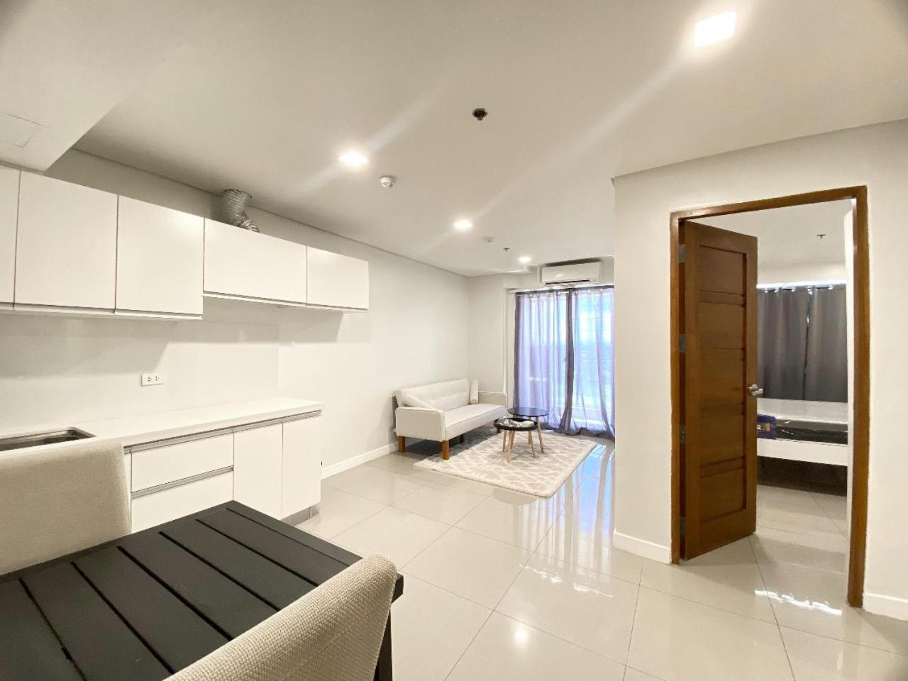 Sapphire Seaview Park Lejlighedshotel Manila Eksteriør billede