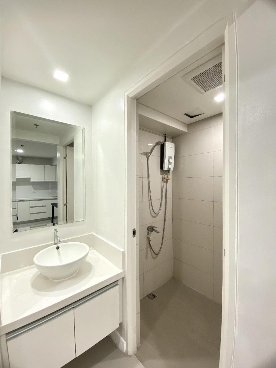 Sapphire Seaview Park Lejlighedshotel Manila Eksteriør billede